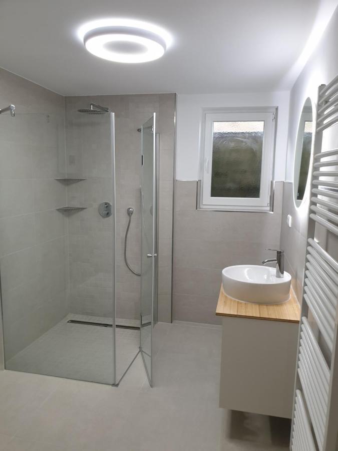 Schoene Wohnung Ueber Wissen Exteriér fotografie