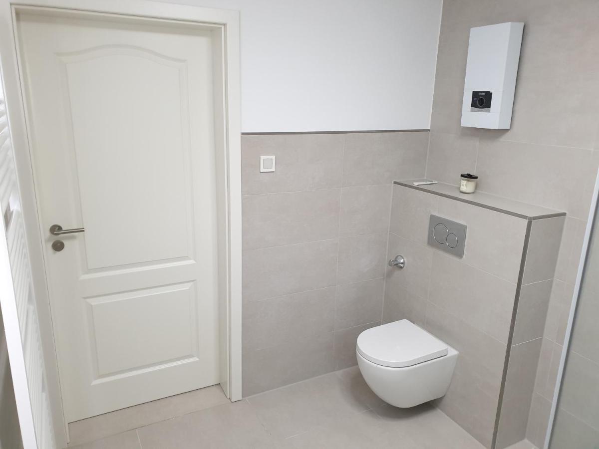 Schoene Wohnung Ueber Wissen Exteriér fotografie