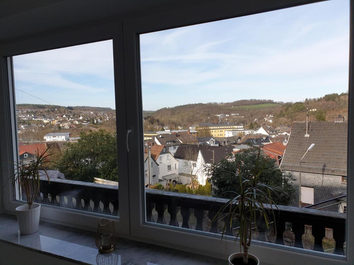 Schoene Wohnung Ueber Wissen Exteriér fotografie