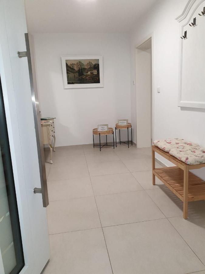 Schoene Wohnung Ueber Wissen Exteriér fotografie